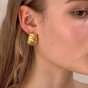 Chic Gold-Toned Textured Earrings